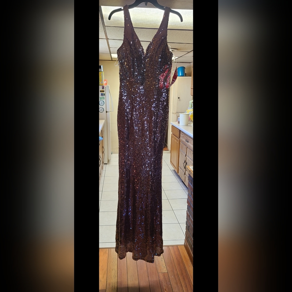 Elegant Sequin Gown41-12